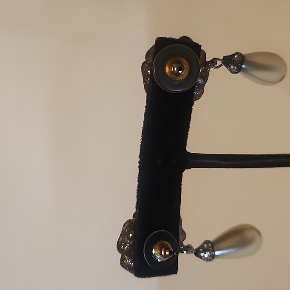 Vintage Crystal Pearl Drop Earrings - Picture 3 of 6